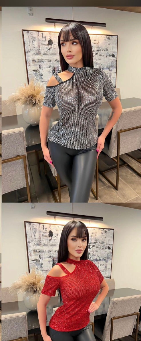 Blusa Roja y Negra