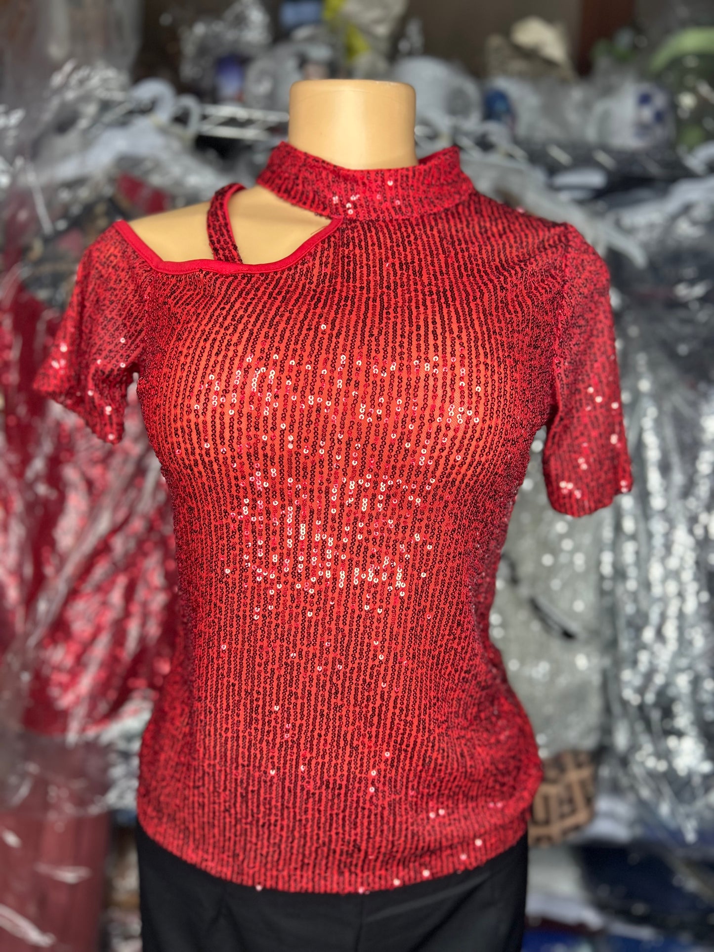 Blusa Roja y Negra